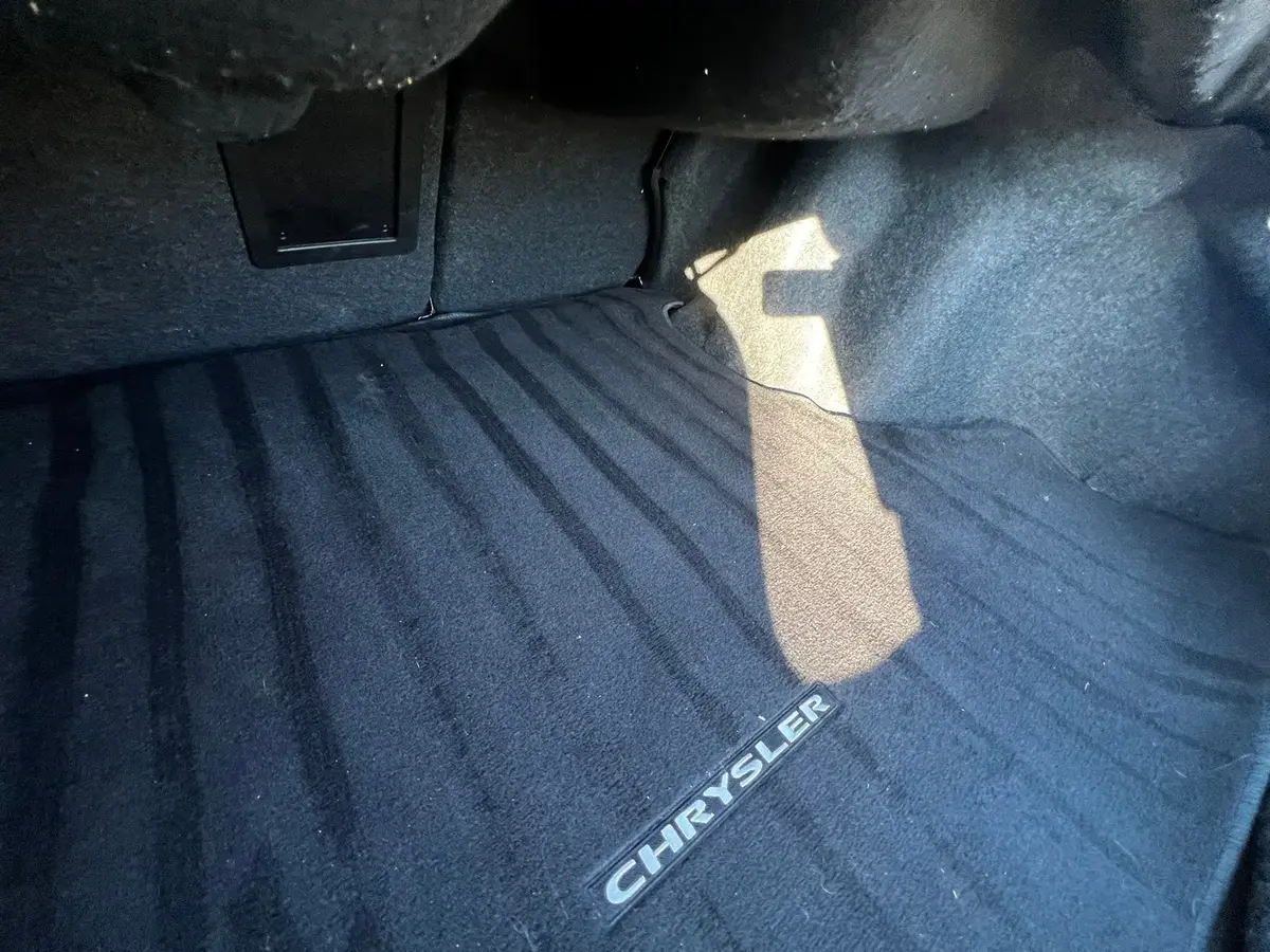 Chrysler 200 trunk carpet detail